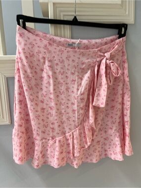 Cropp Pink Floral Wrap Skirt – Size L – NWT